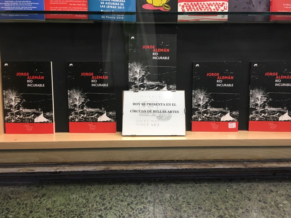 "Río incurable" en la librería Antonio Machado, la presentación a punto de comenzar en el <a href="/cbamadrid/">Círculo de Bellas Artes - Casa Europa</a>