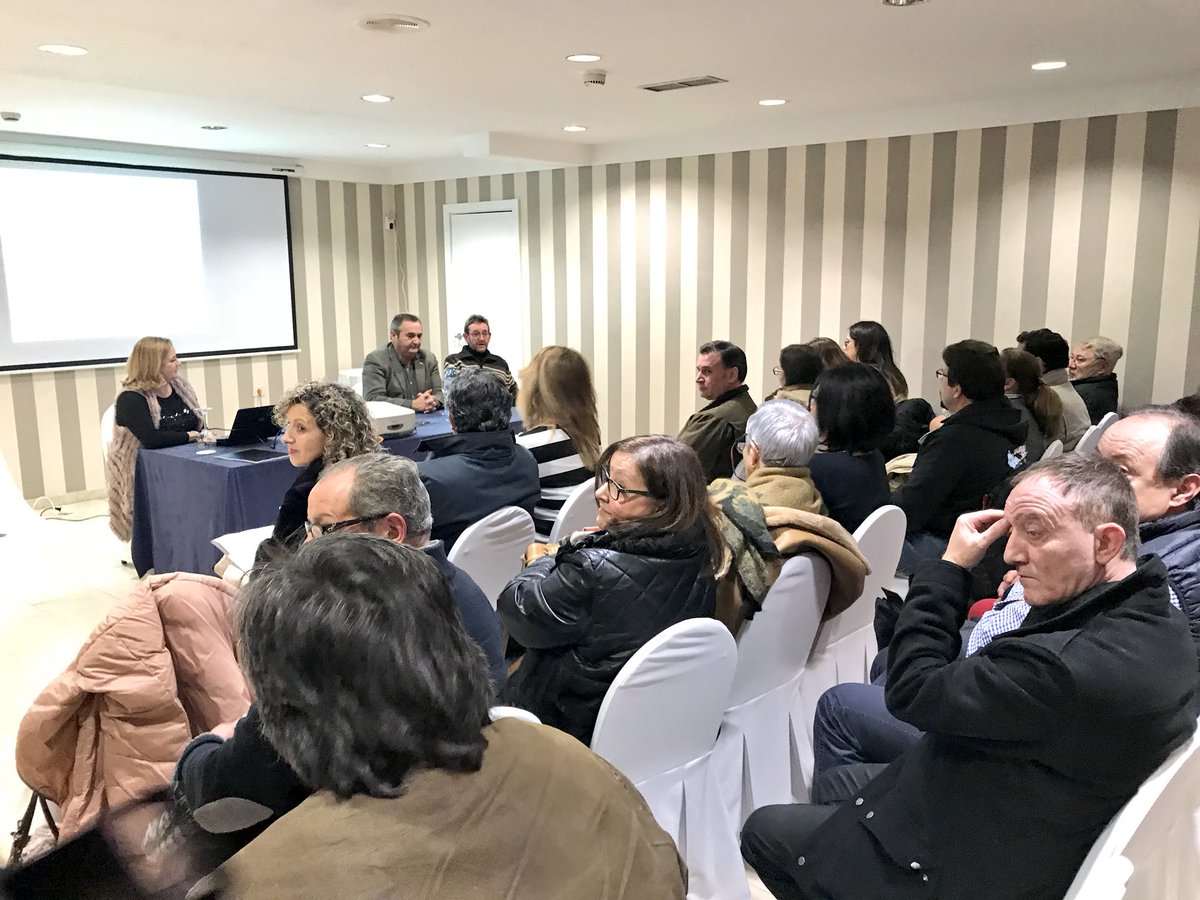 BalseiroLugo's tweet photo. Despertan gran interese en #Sarria as xornadas informativas sobre axudas a profesionais da hostalería, restauración e turismo.

Próxima cita en VILALBA
📅 Venres 9 de febreiro
🕰 18,00h
📍 Casa da Cultura 

Entrada libre https://t.co/PDfW4Drt73