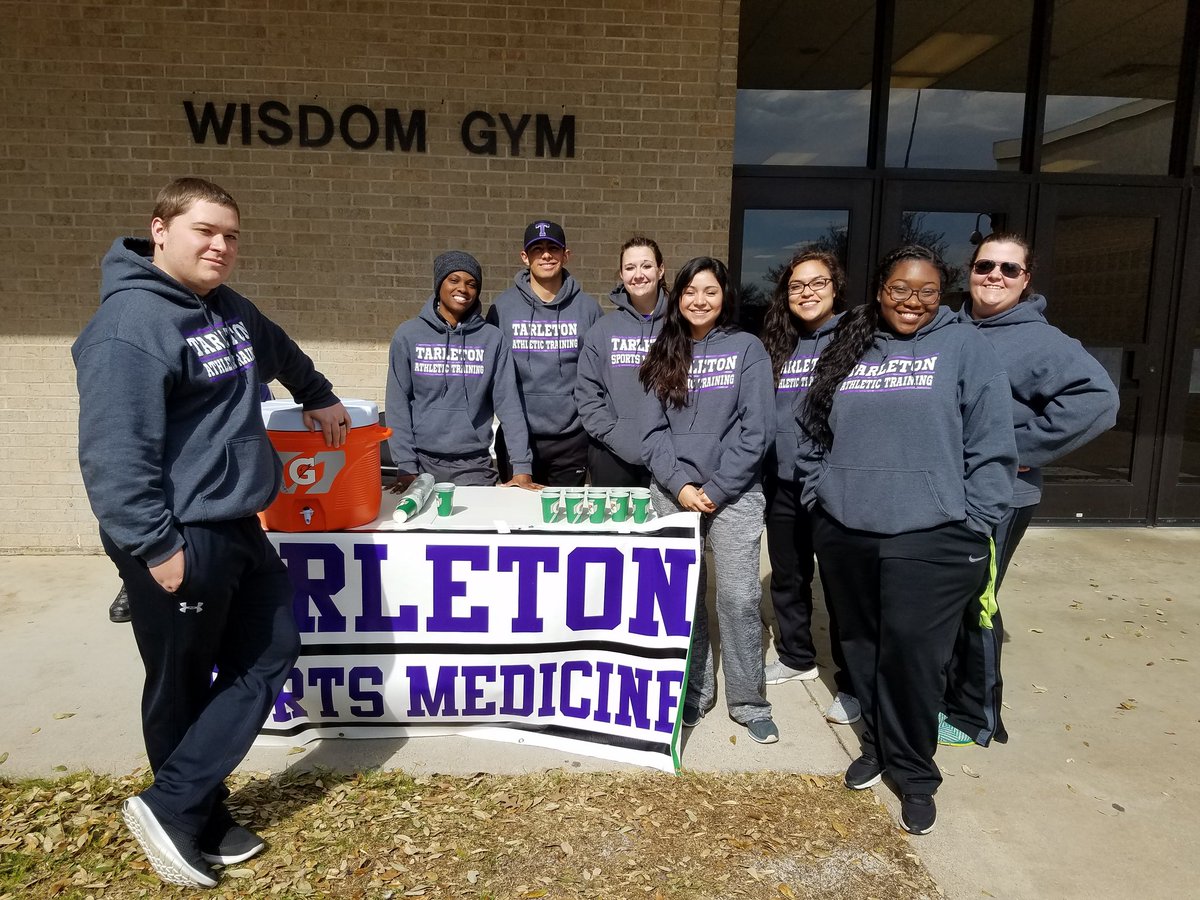 Texan_AT's tweet photo. Come join @TarletonRevived at the 2.018 walk/run! Warmer than thought outside. #TarletonMSAT is here to support and cheer you on! https://t.co/4ZEPOabGwQ