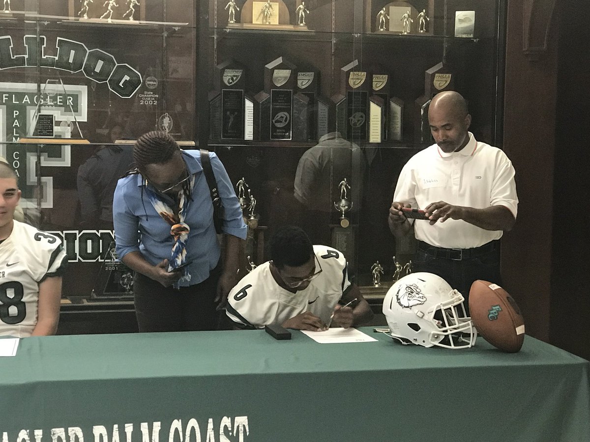 Congratulations to Norman Brown <a href="/norman_52/">norman brown</a> ,Sam Petrin, and Isiah Stubbs <a href="/Isaiahstubbs/">the unknown</a> for signing today!