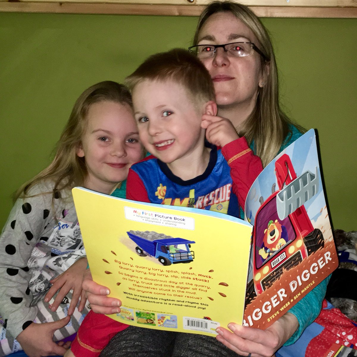 Last night, Hadley’s story was ‘Bigger Digger’. We enjoy reading as a family 😊  #100bookchallenge <a href="/monteneynursery/">Monteney Nursery</a>