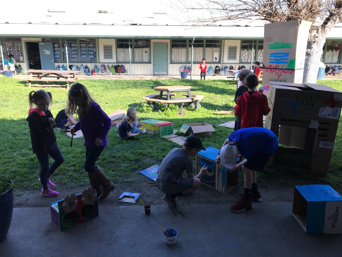 MrsRowe_1's tweet photo. Ss are loving global play day! @strandwoodel #GlobalSchoolPlayDay https://t.co/wmHsJ9d8Jn