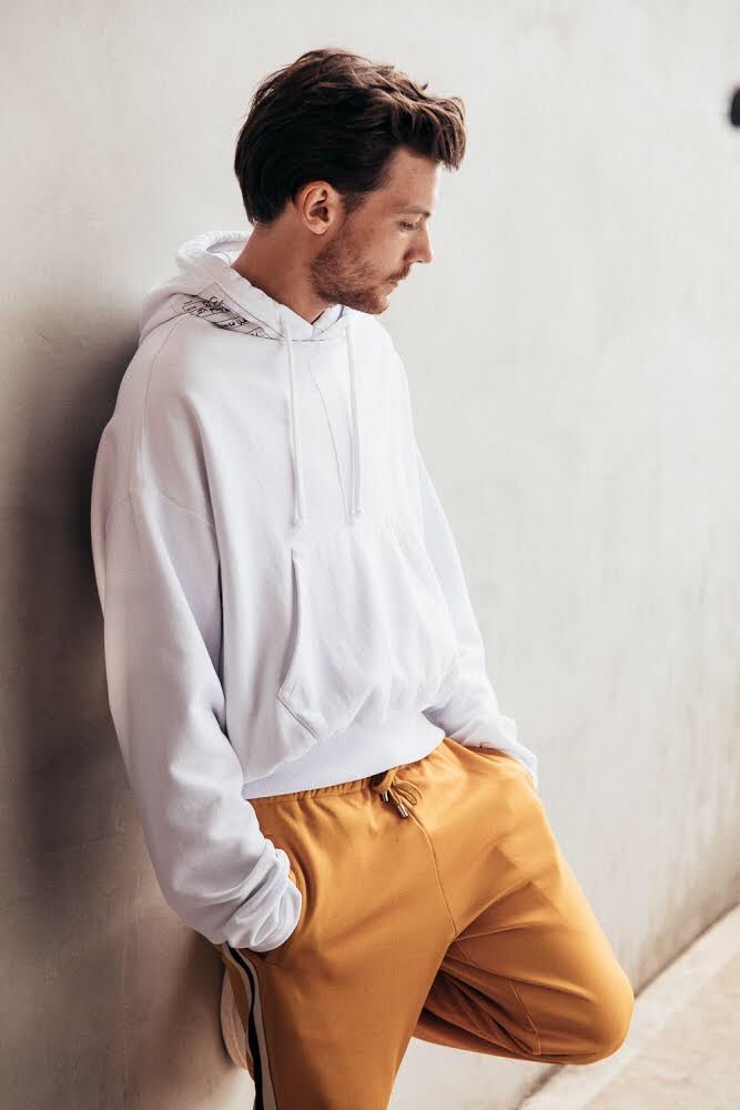 LTHQOfficial's tweet image. Thanks to everyone that’s still voting ! ❤️❤️❤️ If you haven’t, voting link here: smarturl.it/iHeartAwardsLT #BestSoloBreakout #iHeartAwards #louistomlinson