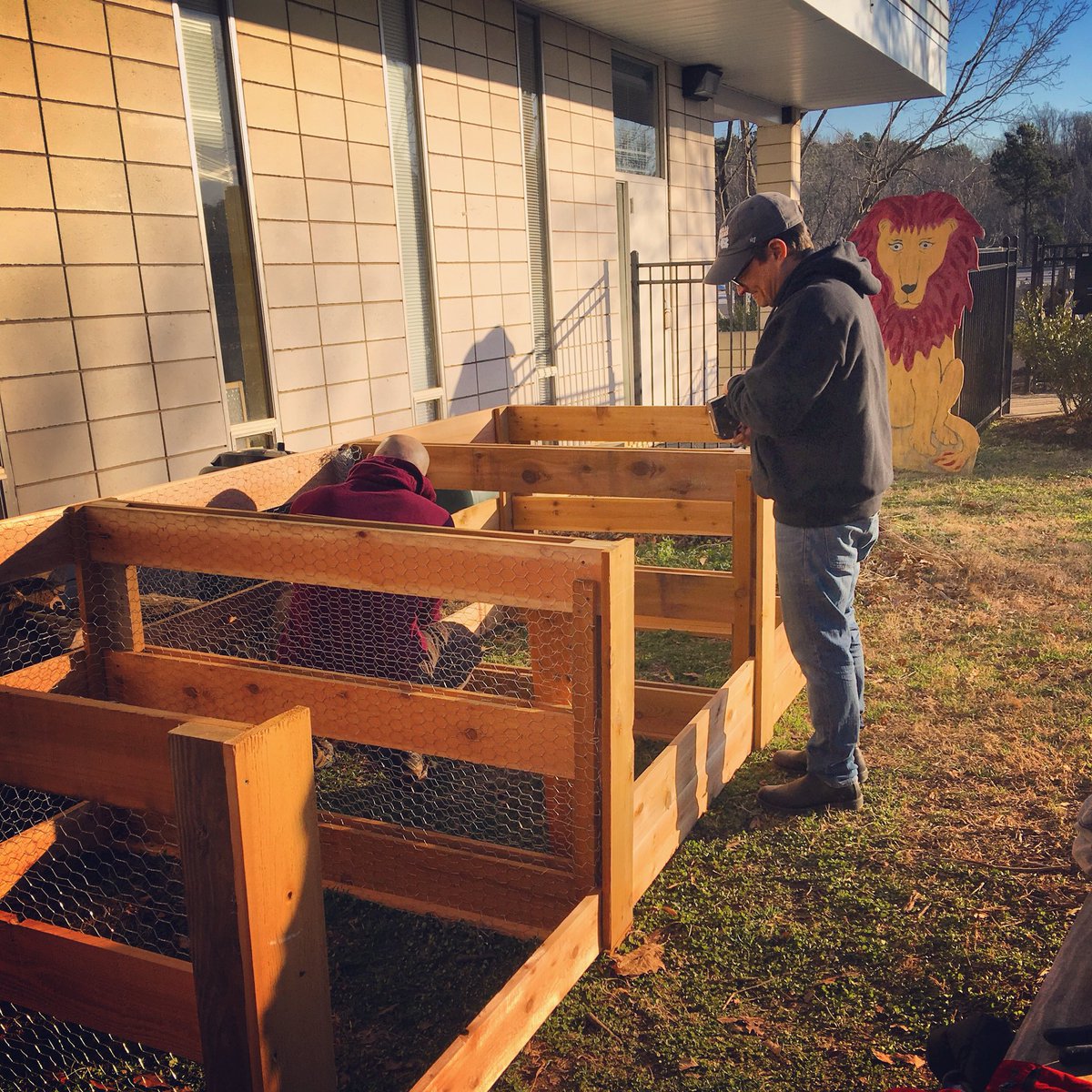 FPGGarden's tweet photo. Working on our beautiful new compost bins @FPGBilingue - thanks to a grant from @WeaverStreet !! #schoolgarden #nowaste https://t.co/eeJdN8ww0j