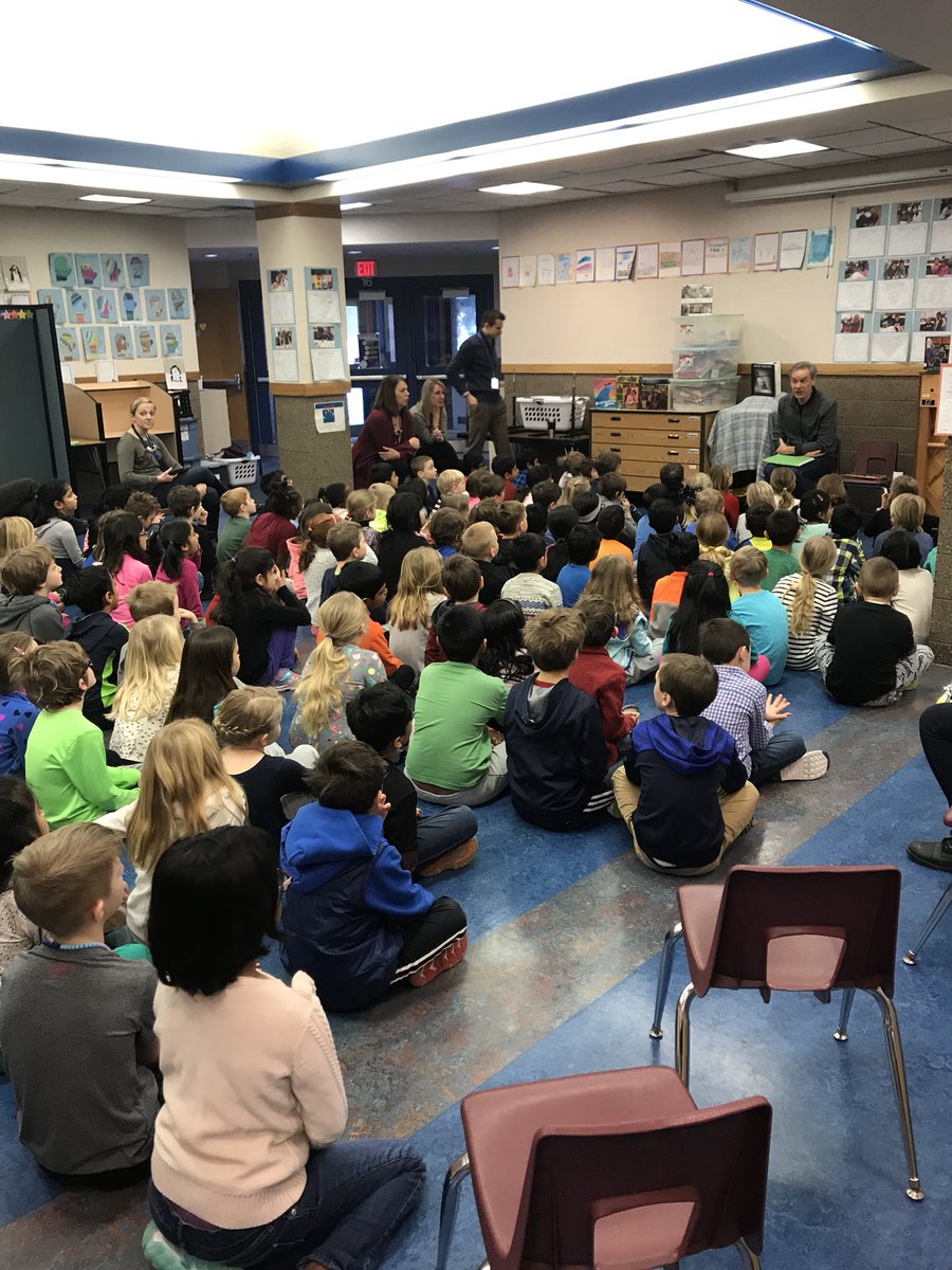 MsFalkowskiKL1's tweet image. Author John Coy visiting with students!