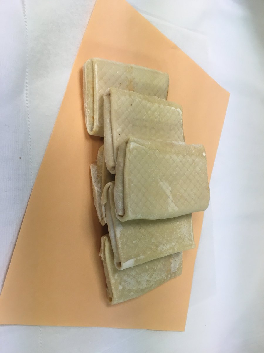 SandTProvisions's tweet photo. Ahhhhh, the pizza puff. Filled with delicious sausage and cheese, just bake them for 10-12 minutes each side and enjoy. These classics are on special 5 for $7.99 while supplies last. Hurry up and stock your freezer today.
#ChicagoFood #Chicagodeals #localchicago #chicagopulse https://t.co/G39gMhzJ1m