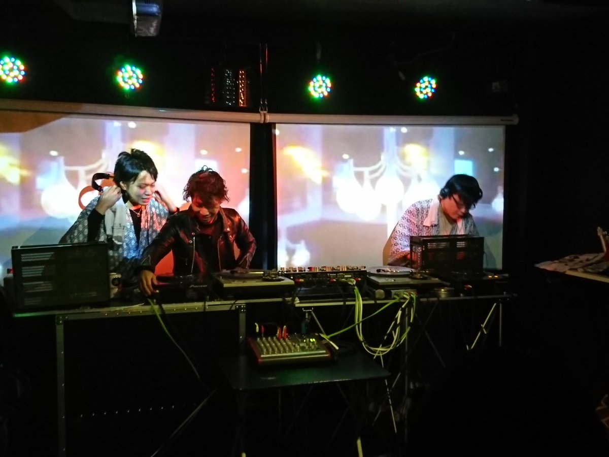 kaorydetan03's tweet photo. #CRAZYPOPS
LBTによる最新のクラブパフォーマンスは熱燗と冷奴。 https://t.co/OoGUdJoPgm