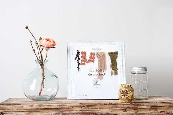 Bycousinas's tweet photo. ¿Quieres aprender a tejer? Te recomendamos 5 #libros bonitistas y baratos para que te pongas a ello por cuenta propia... https://t.co/zM53qakA2o  #knitting #yarn #knitting_inspiration #knittingaddict #knitwear #knittinglove #crocheting #yarnlove #knitter #crochet  #felizmiercoles https://t.co/utsw9fnDb5