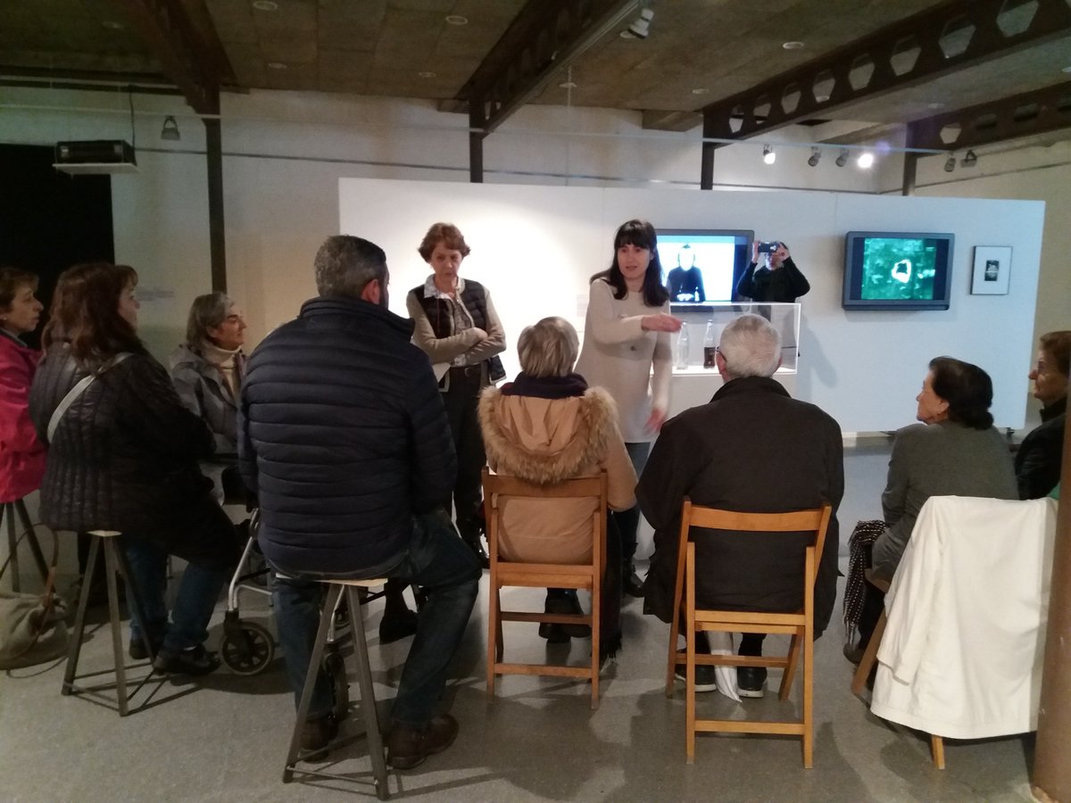 CulturaDIBA's tweet photo. L'#ExpoEntusiasme a Vilafranca del Penedès rep la visita de l'Associació Llambrusca Alzheimer Penedès. L'acció forma part del projecte pilot del servei educatiu d'@ArtsVisualsODA en col·laboració amb #CCCBProgramaAlzheimer.
https://t.co/geFKFHJ5QR https://t.co/HjJJ3hLpmu