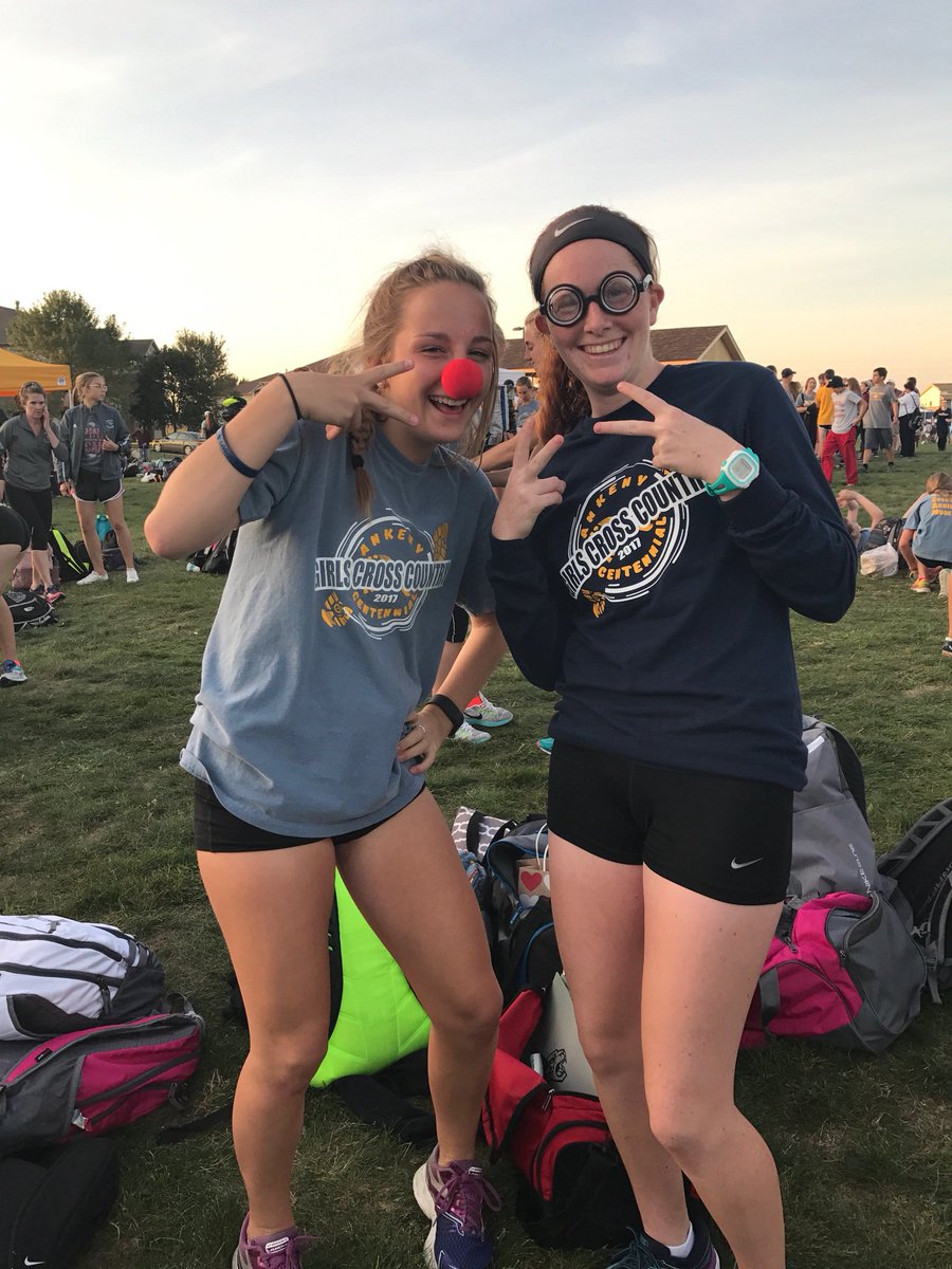 Bri_Smith4's tweet photo. Happy bday @megan_smoldt 🎉 Hope your day is amazing! Can’t wait for our senior season of XC💕 https://t.co/EKJBw2P3RB