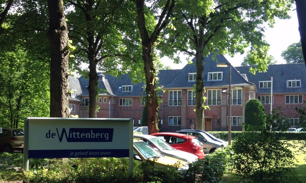 <a href="/dewittenberg/">De Wittenberg</a> zoekt naar nieuwe mogelijkheden om haar #missie te realiseren en bouwt de huidige onderwijsprogramma’s af. Lees hier ons #persbericht: facebook.com/dewittenberg/p…