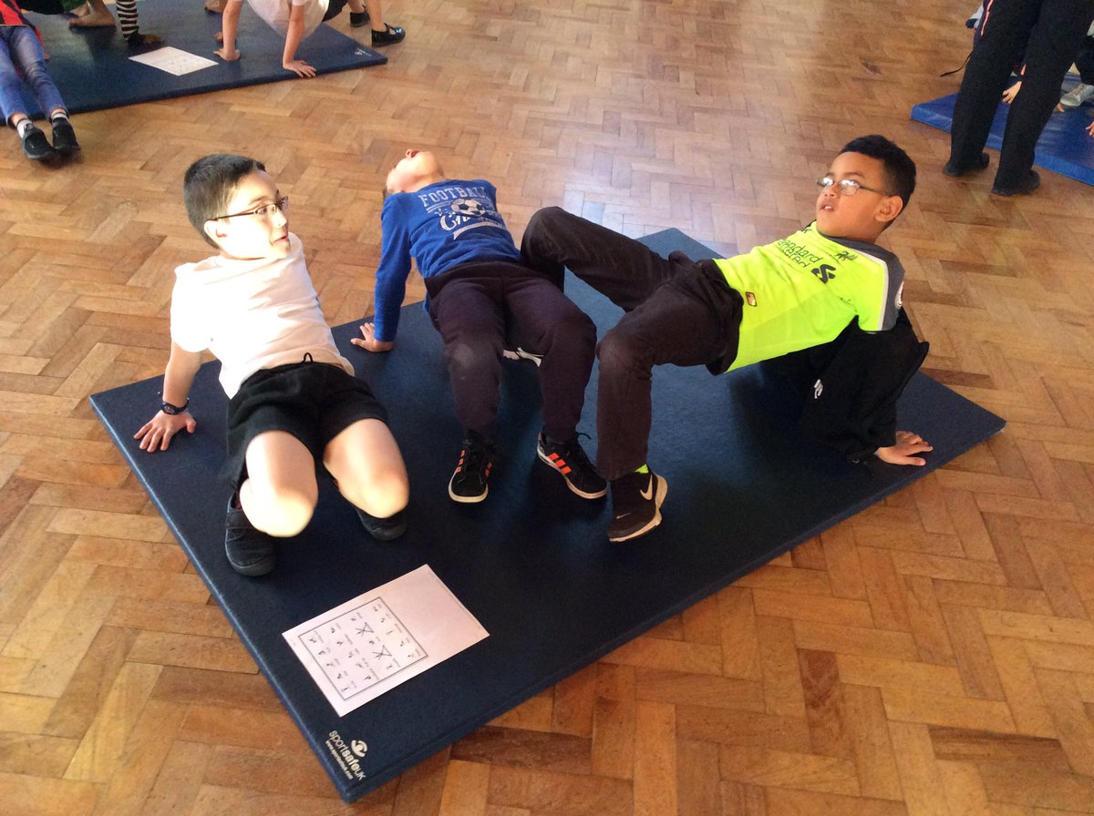 StCharlesHullPE's tweet photo. .@stcharleshully2 have been learning some new shapes https://t.co/kx2ozJRzek