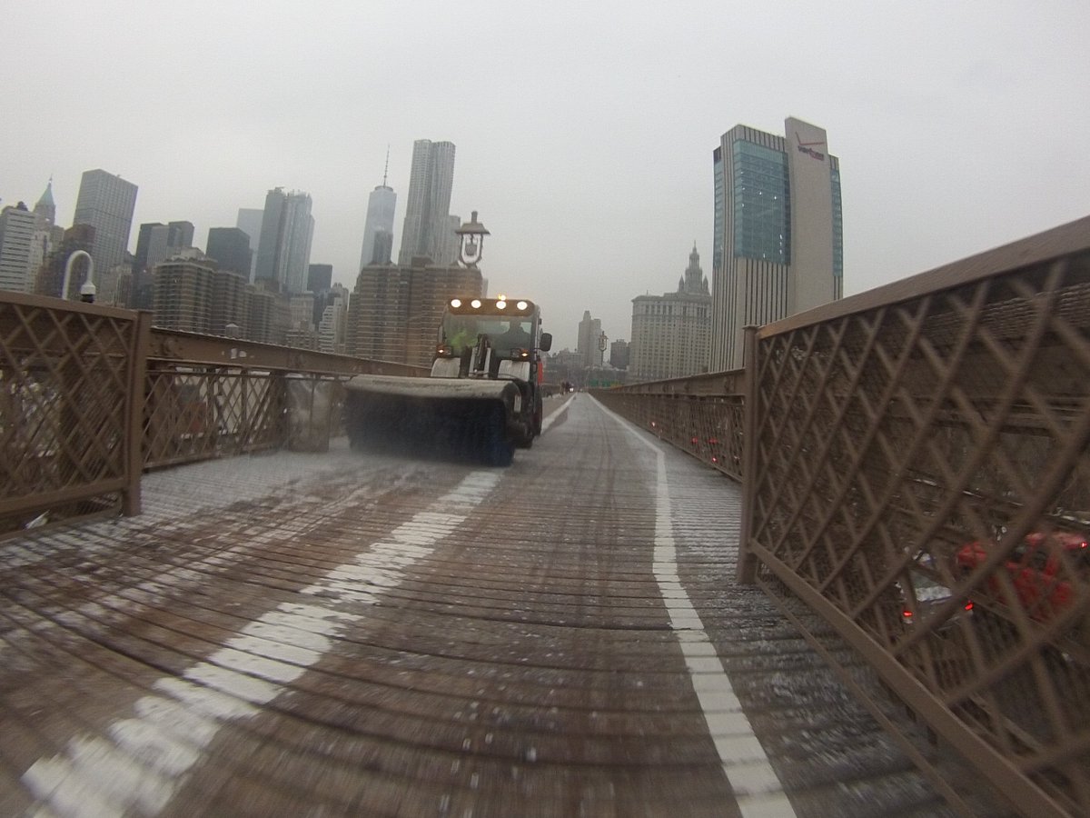 D00RZ0NE's tweet photo. When the #BrooklynBridge is swept but not gritted... 

Take your time on them boards, #bikeNYC 

#TooFastForConditions https://t.co/N5NCqdtcL1