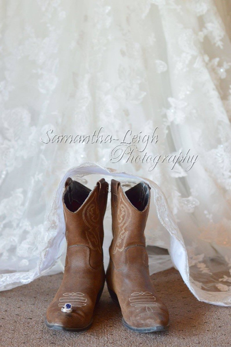 So in love with these boots 👢

#ptbo #weddingseason #weddingphotos #weddingshoes