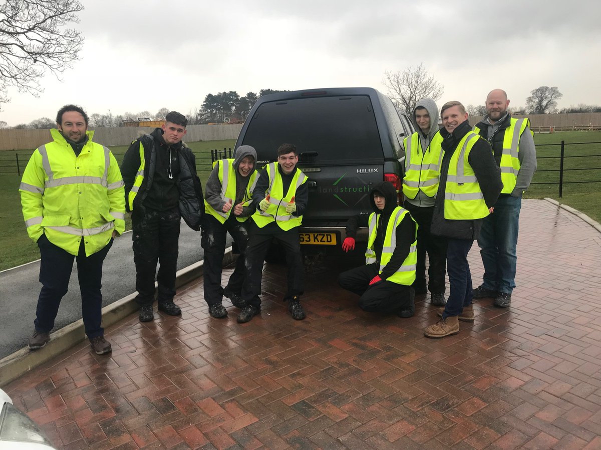 Great day for our construction academy learners yesterday with <a href="/Landstruction/">Landstruction</a>. So many valuable experiences @colegcambria <a href="/BusinessCambria/">Cambria For Business</a>