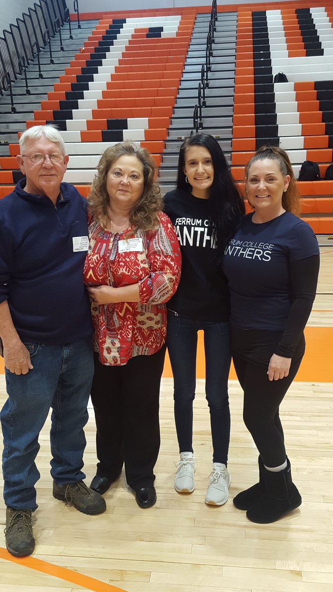 CBS6SportsSean's tweet photo. Other signees from #Monacan
Garrison Johnson @SwimMonacanHS @GamecockSwim #VictoriaTyler @FerrumFH #SarahGundlach @MeredithCollege #SamanthaHerlinger @Bh2osoftball
#MonacanFH #MonacanSoftball
@CBS6 #NSD18 @LaneCtvsports https://t.co/kt4I5P7TBK