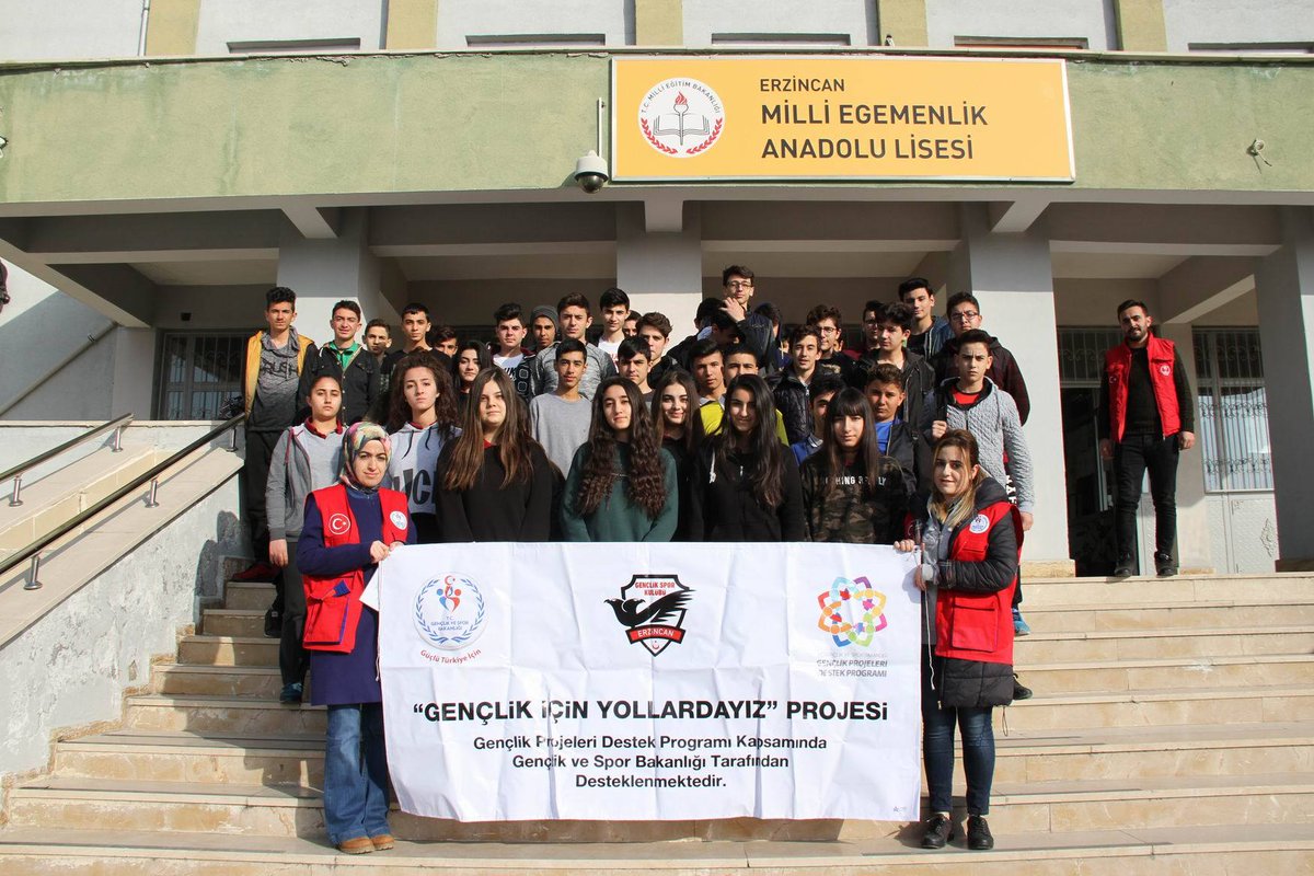gsb_eak's tweet photo. "Erzincan Mobil Gençlik Merkezi" #Gençlerİçin yollarda olmaya devam ediyor... https://t.co/816dGjGABf