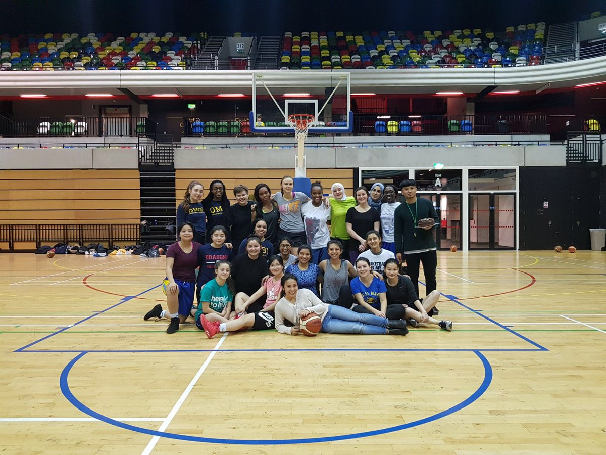 More celebrations: Victoria surprised us with a visit all the way from America! Even associate students can't leave their QMBLWBC family behind for too long 🏠 

#OnceAQueenOfTheCourt #AlwaysAQueenOfTheCourt