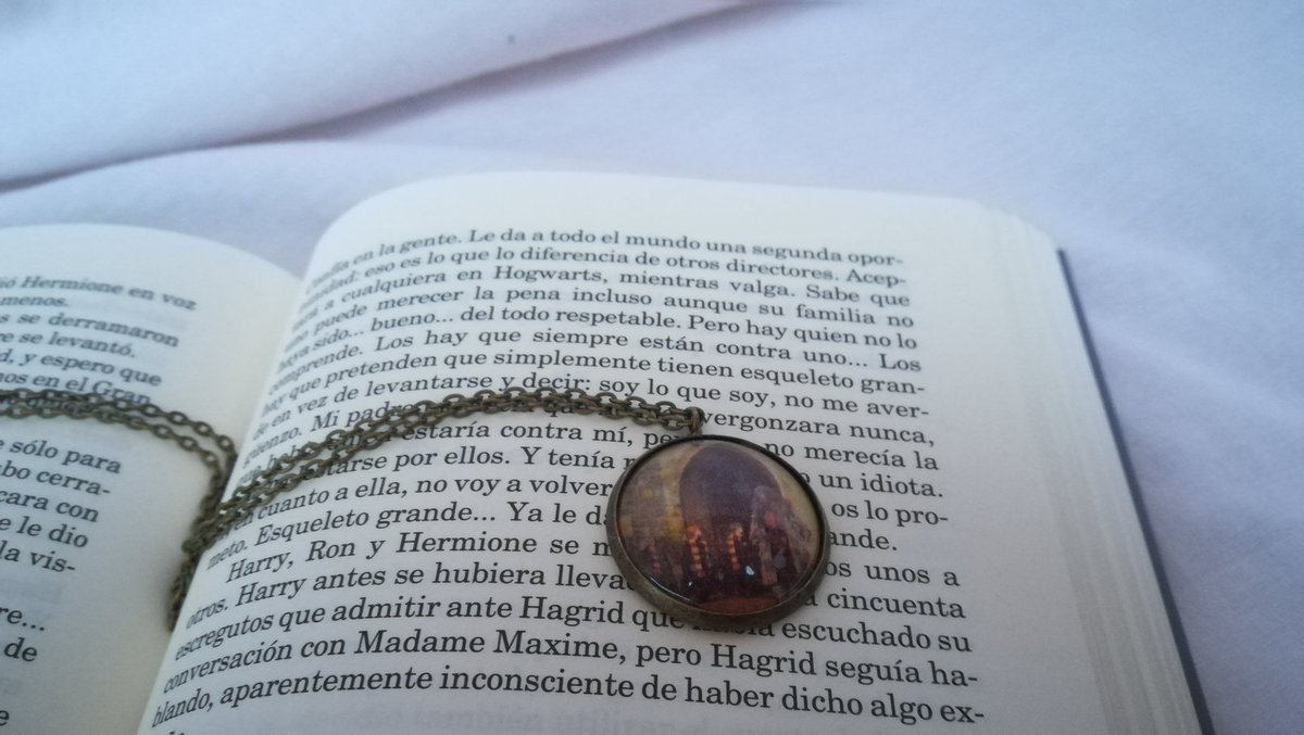 Colgante "Hagrid" 📿

Este es uno de nuestros colgantes favoritos, y es que Hagrid es uno de los personajes más auténticos y maravillosos de toda la saga.