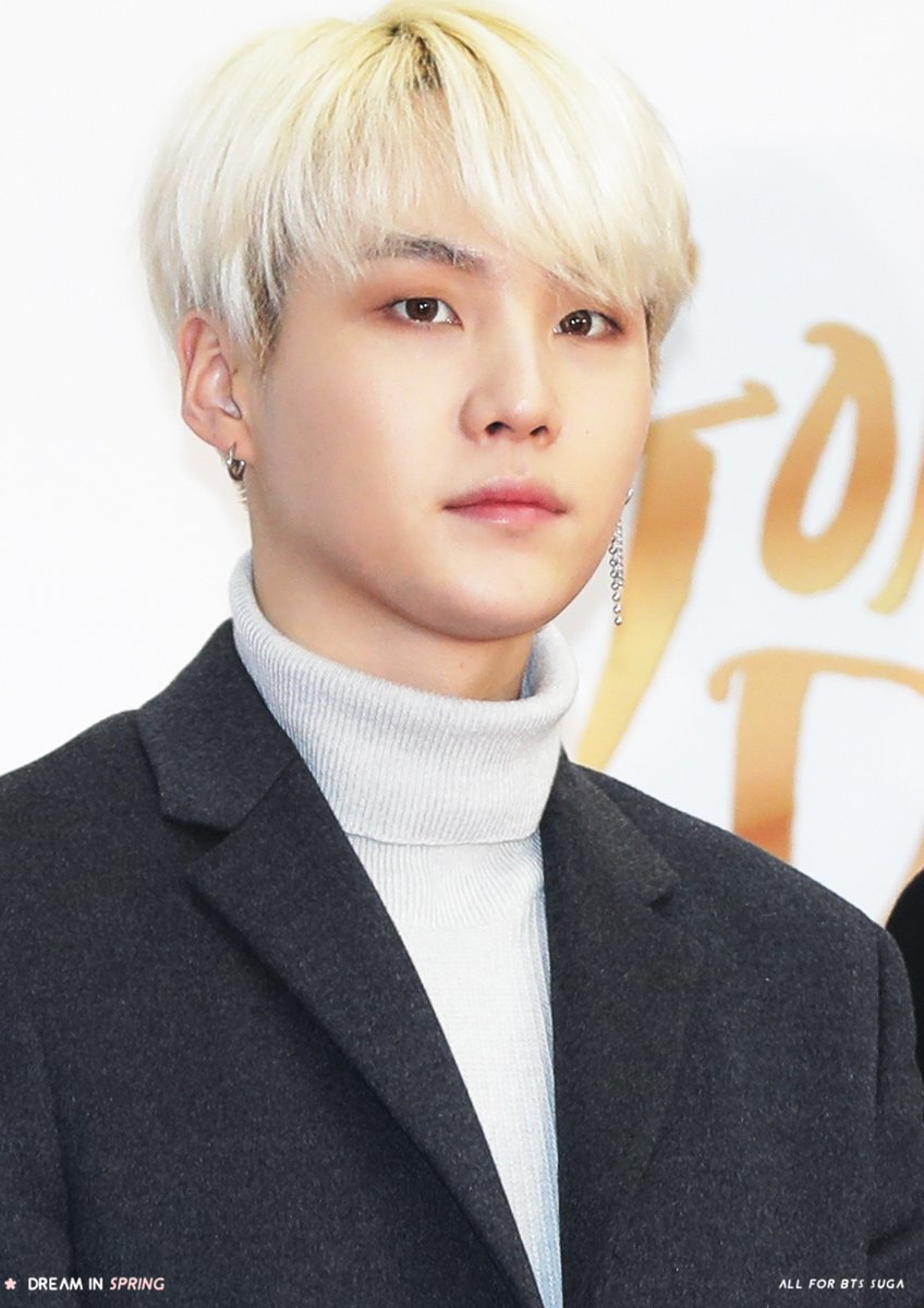 spring030993's tweet photo. 180110 골디 레드카펫 
 #방탄소년단 #슈가 #BTS #SUGA 
#iHeartAwards #BestFanArmy #BTSARMY @BTS_twt https://t.co/xGHSZ9US9U