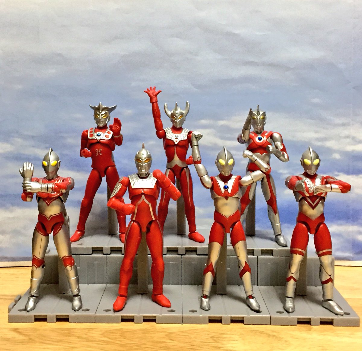 けぺる前川 En Twitter この雛壇でウルトラ兄弟揃い踏みをやりたかった 各人の決めポーズが今一つ不明だったので それらしいもので 仮面ライダーにも使えるよね Shodoウルトラマン けぺる前川 En Twitter この雛壇でウルトラ兄弟揃い踏みをやりたかった 各人の決めポーズが今一つ不明だったので それらしいもので 仮面ライダーにも使えるよね Shodoウルトラマン