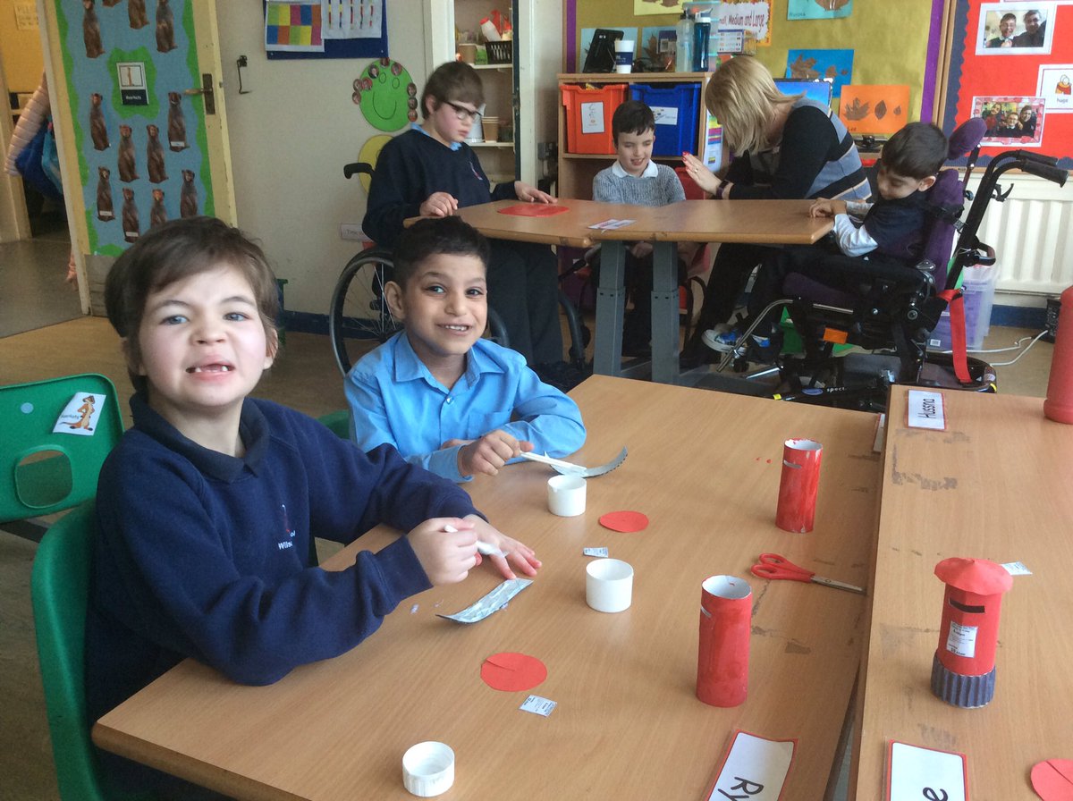 wilsonstfeed's tweet photo. #wsmeerkats are making letterboxes in #wsmaths https://t.co/R9M1NFaToo