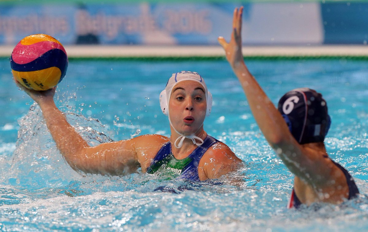 Coninews's tweet photo. Con impegno, forza e sacrificio ha conquistato insieme alle compagne del #Setterosa 🤽♀️un meraviglioso argento 🥈alle Olimpiadi di #Rio2016! #HappyBDay alla pallanuotista azzurra Francesca #Pomeri! 🎉 #18febbraio @FINOfficial_ https://t.co/Ri5hcBvTJO
