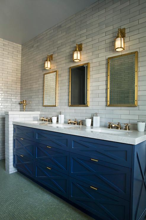 VMRestoration's tweet photo. Contemporary shared boys bath is great for all ages! (π·: #mattmorrisdevelopment)
#HousesToHomes #construction #remodeling #design #threesinks #pennytiles https://t.co/DcLTLi2k3t
