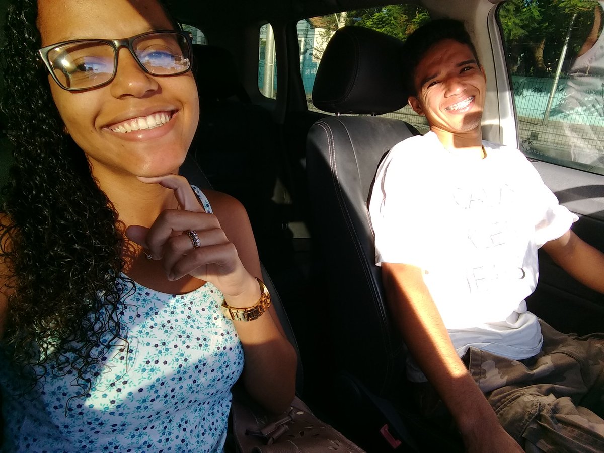 raquelwaltzz's tweet photo. Haa se eu pudesse voltar no tempo e viver somente aqueles momentos mais felizes ♥️ 

#essedia #esselugar #essacompanhia https://t.co/GrVufI8yzG
