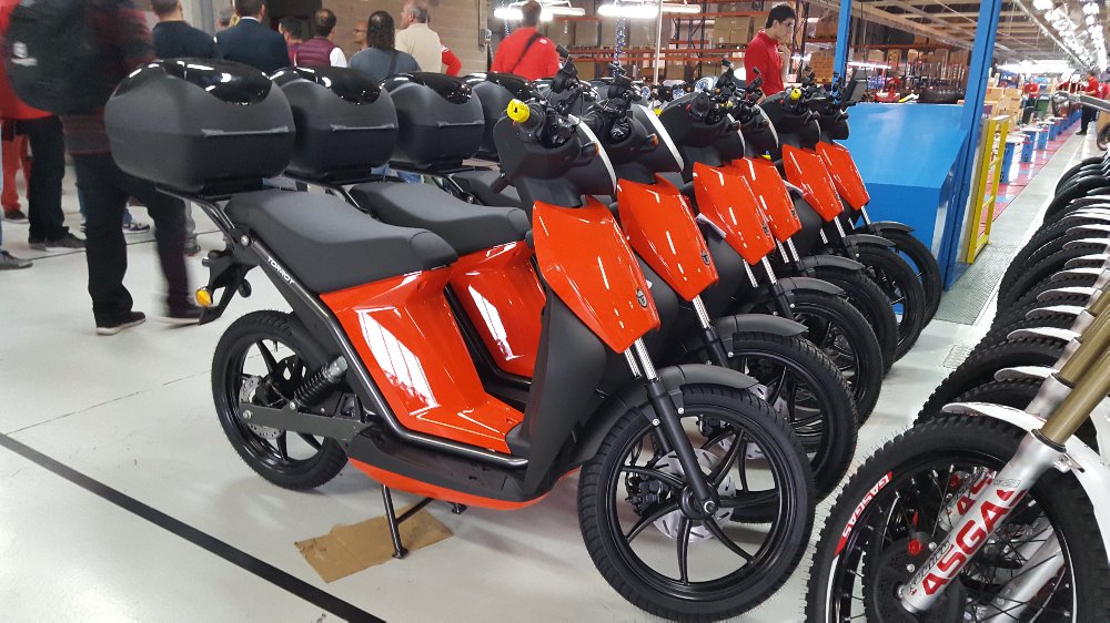 MTR_LPA's tweet photo. El Grupo Torrot @torrotelectric y @gasgasmotos apostando por un futuro lleno de optimismo. Innovación y desarrollo. 
#gasgas #torrot #MTR #trial #enduro #urban #city #conectado #pasatealoelectrico 
https://t.co/KPzISPRhS4 https://t.co/x9hRUzSfmn