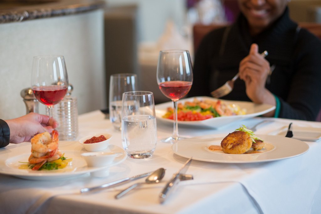 SeafoodTrailMS's tweet photo. October is #NationalSeafoodMonth! Celebrate at one of 80+ seafood restuarants on the #MississippiSeafoodTrail. Dive in: https://t.co/WpMCAoCQqB https://t.co/9fSSD75QJJ