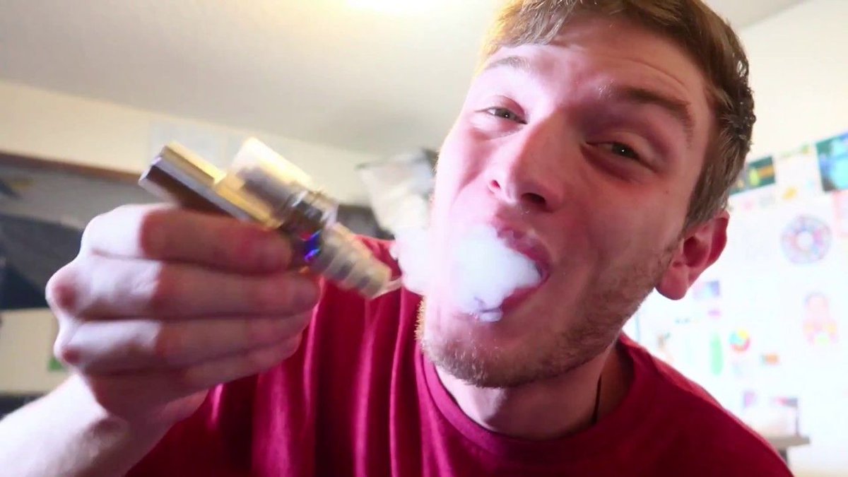 BugfaceHeadshop's tweet photo. (1) A Pissed Off Review of the YoCan Torch https://t.co/k0hLnL8jdK https://t.co/dPYnZ9LYqP