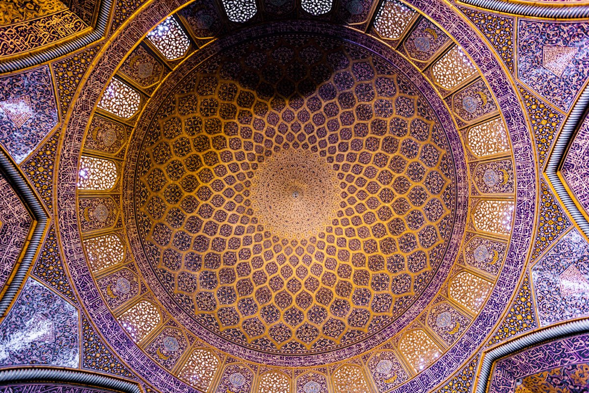 Photographer captures the dazzling diverse beauty of Iranian mosque ceilings trib.al/GrkJLyS