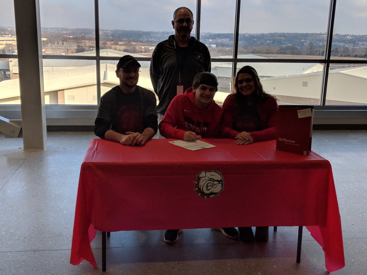 HHSGoblins's tweet photo. Congratulations @cjones1422 on your commitment to play football @MAC_Bulldogs. @GoblinAd @GobTVHarrison @GoblinDistrict https://t.co/h5Gn2sMD4o