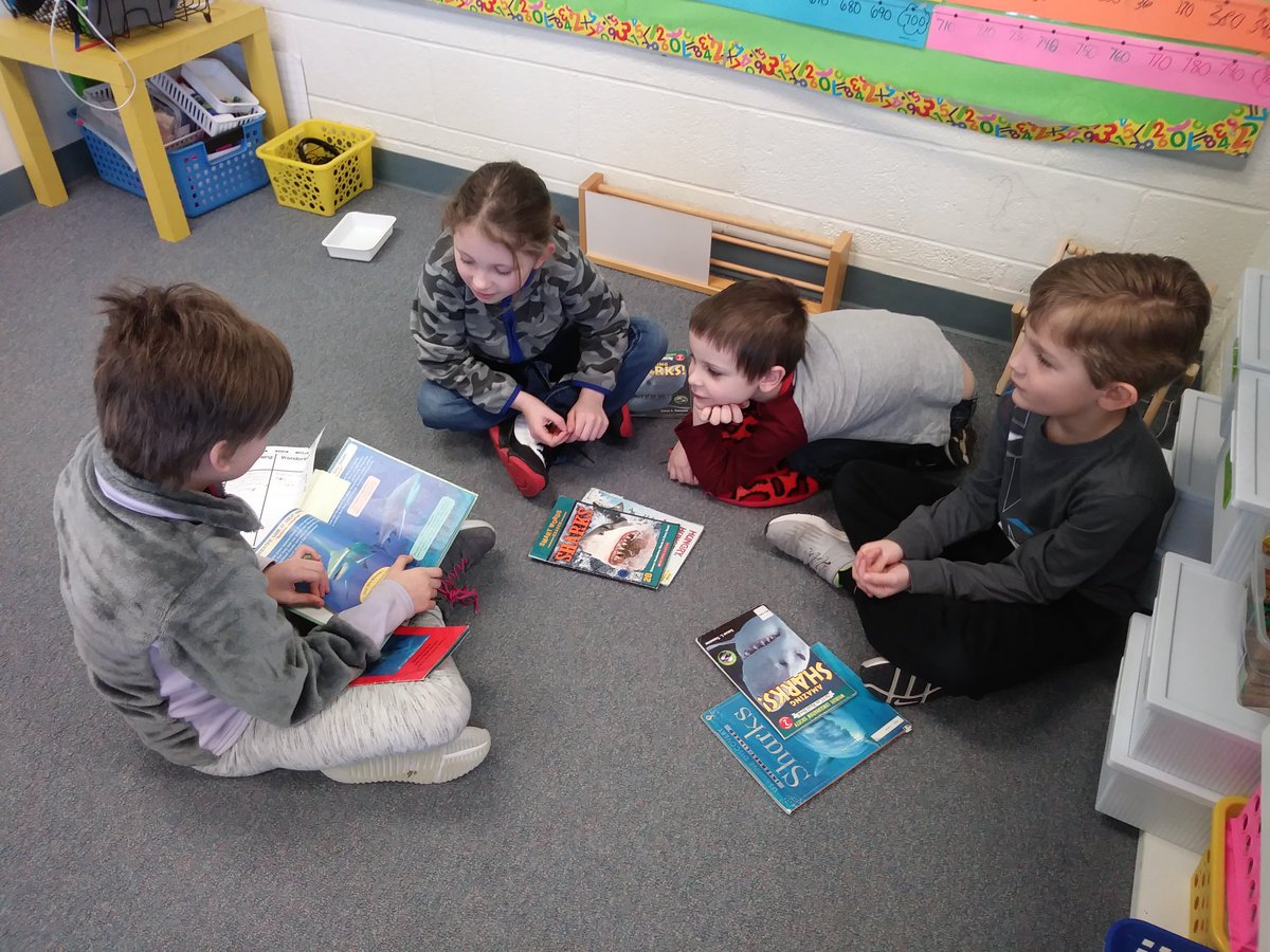 We're rockin our nonfiction book clubs! It's so great to see students teaching each other! #edmonsonlions #wearelamphere