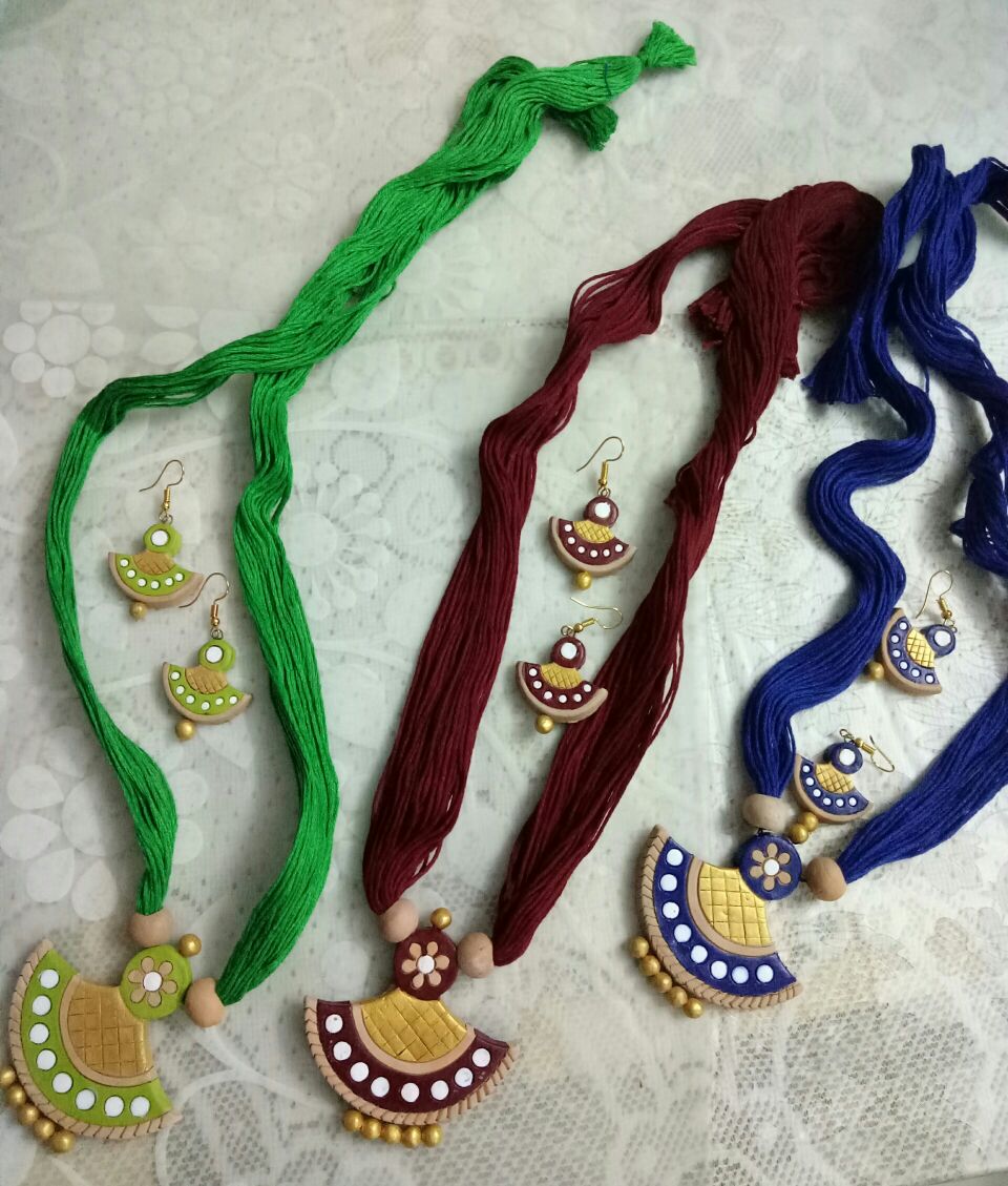 shamsiamustanir's tweet image. #terracottajewellery  #classyplus  #bulkorder #handcraftedjewellery 

for query call/ whatsapp - 8767 4564 56
for samples visit- 101, Kale Ram Chamber, Laxmi Nagar Delhi 92
worldwide shipping
best accessory for teaming up with lehengas, Anarkali  suits ethnic and Western wear