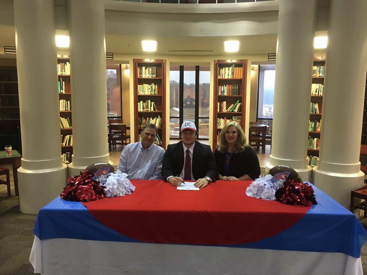 SCT_Wildcats's tweet photo. National Signing Day!
Cohen Tubbs signs to play football for The University of the Cumberlands. #SCTBuilt https://t.co/nnGNqJQ7M7