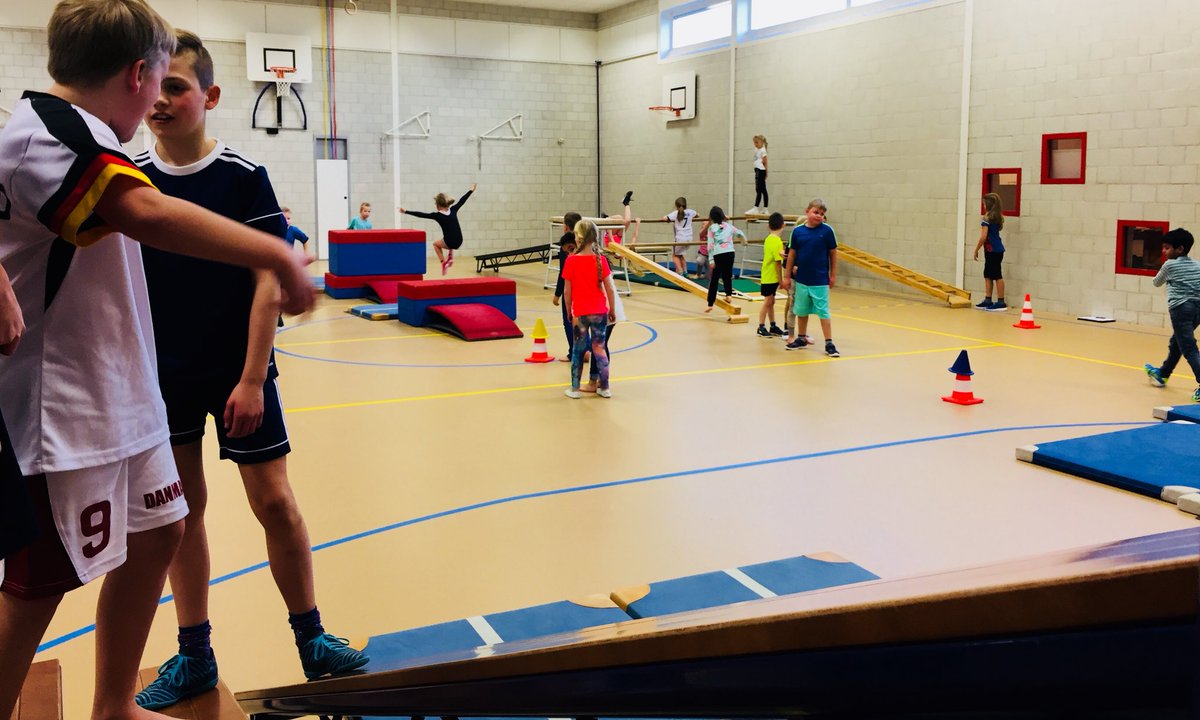 Appingedamgib's tweet photo. Fantastische opkomst vanmiddag bij NSA Sportmix op de Olingertil! Maarliefst 31 kinderen deden mee met ‘freerunning’! @HuisvoordeSport @SOOMarenland @Noordkwartier https://t.co/ClEAGfdK4L