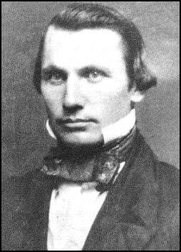 WoodsonDethGrip's tweet photo. As a southern American, you said something that did NOT get under my skin. War J.E.B. Stuart? Stuart Little es tu hermano #RacistTuesday @mattmoneysmith https://t.co/FfXAhfhCzA
