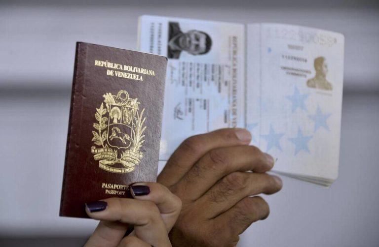 DolarToday's tweet photo. ¿VIAJAR SIN PASAPORTE? Esta bitácora te dice cómo llegar hasta PERÚ https://t.co/JBoKwsIeaX https://t.co/LyLUWmyHsj