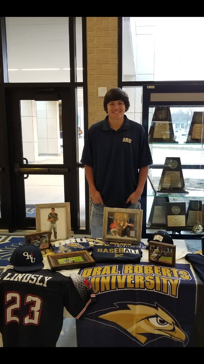 SLindsly's tweet photo. Congratulations @LindslyTanner We are so proud of you!!! #2018SigningDay @ORUBaseball https://t.co/FYeE8578Kl