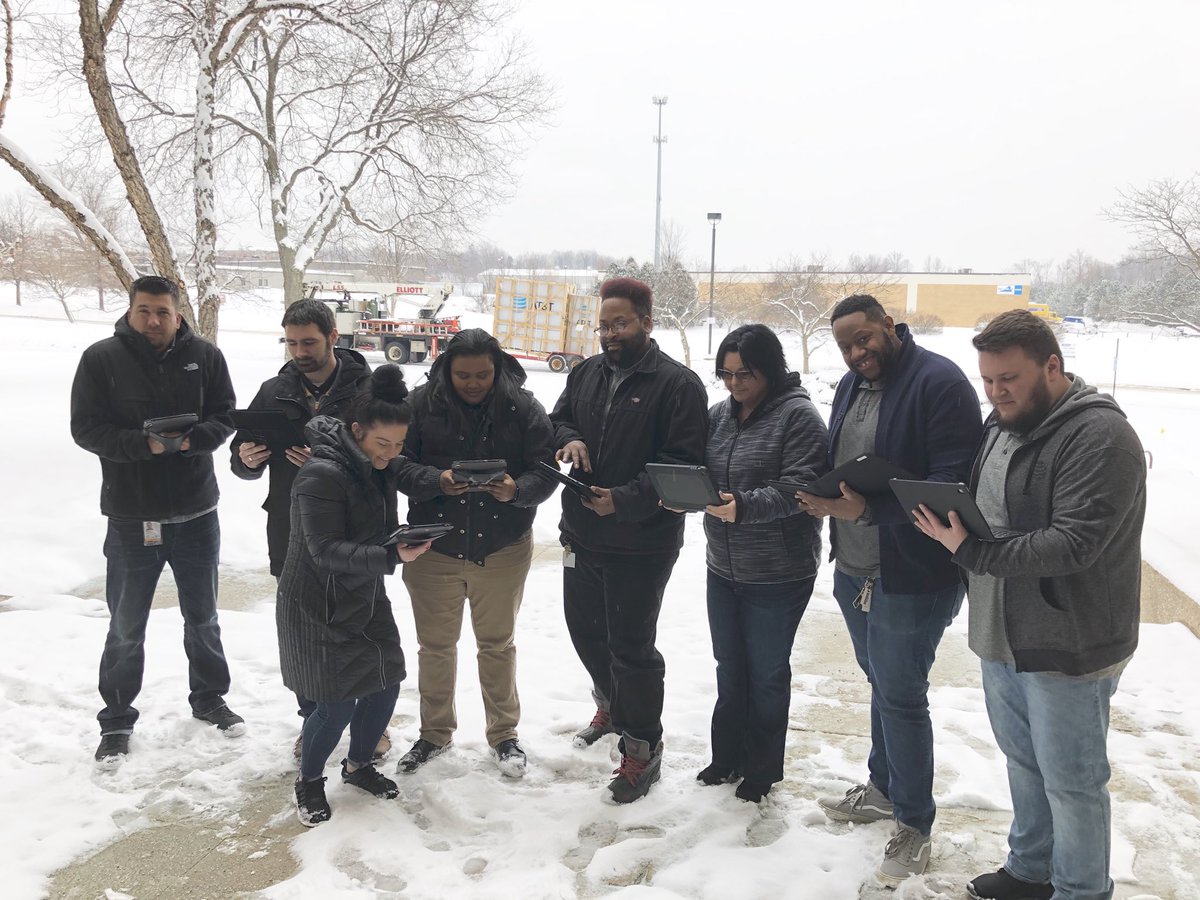 datafun1's tweet photo. ASM Initial Training - Brecksville, OH. So my class decided it was so nice outside they wanted to hold class outside. @alysonwoodard @judy_cavalieri @OHPA_Cowbell @ATTUrsulla @TuProud https://t.co/YUIs73oNe2