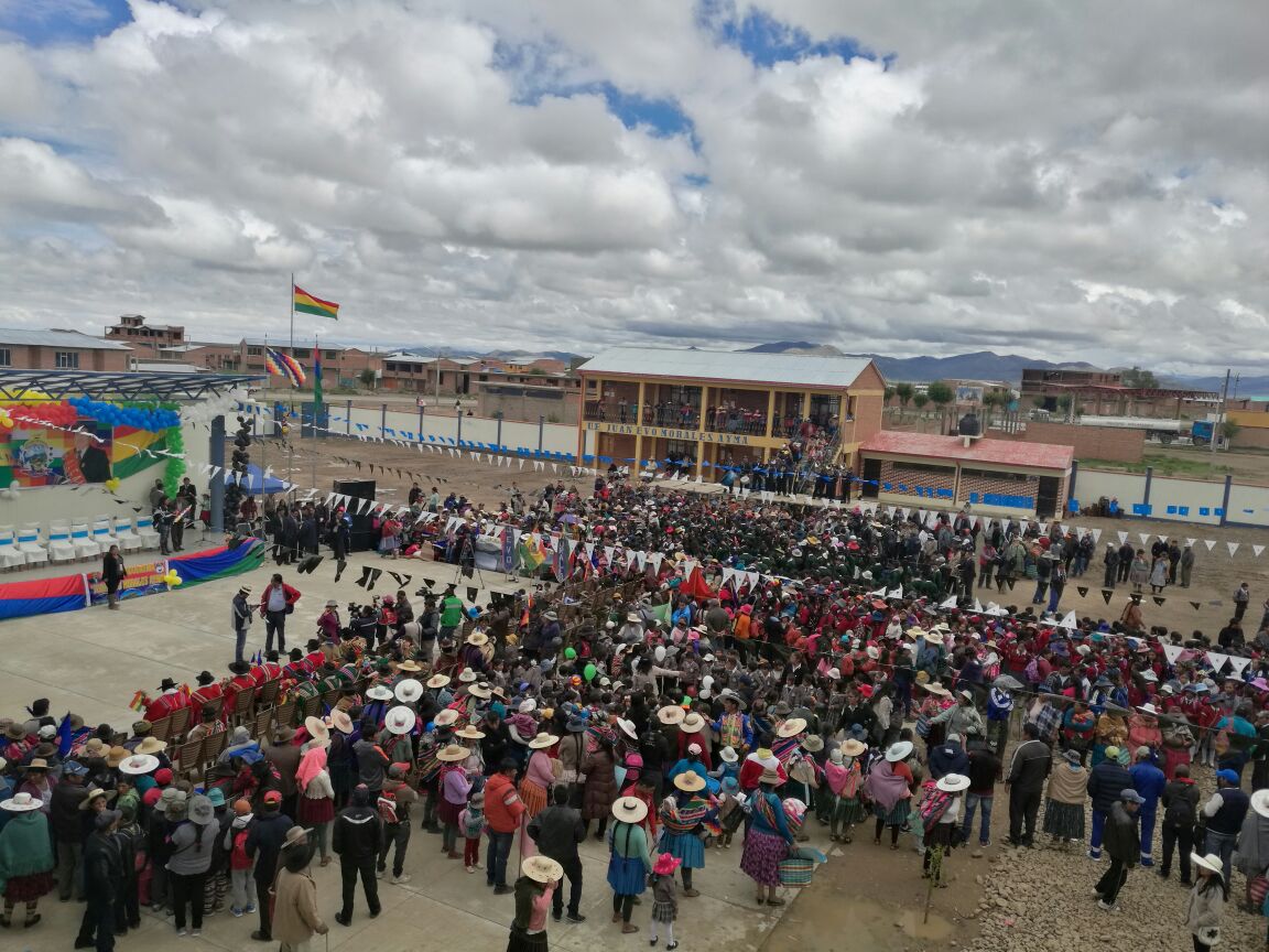 ahora_elpueblo's tweet image. #Ahora
En Challapata (#Oruro), el presidente Evo Morales entrega una unidad educativa técnico humanístico.

Fotos: UCP
