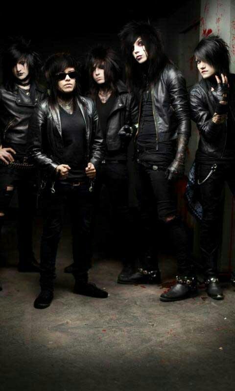 Xboxgamer2087's tweet image. We are breathin'
While you're sleepin'. Go (go!)
And leave us alone.
#PerfectWeapon #BVBArmy #WeAreTheWildOnes #VALE