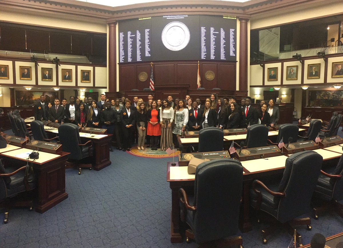 piperprincipal's tweet photo. The @browardschools #R2T18 Group Five Present at the @FLSenate Chambers Listening to IMPORTANT Legislation Being Discussed! https://t.co/me80eB3npl