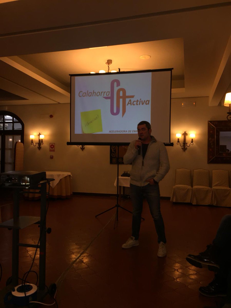 RAQUELMORAL1's tweet photo. Presentación #aceleradoraempleo @calahorraactiva a empresarios, agentes de empleo, asociac @Emprenderioja @CamaraRioja con 4 magníficos ponentes @monigurrea y Yamileth, participantesproyecto y 2 empresarios de Calahorra @LogisticaEZQ y @pepechuleton @aytocalahorra @lariojaorg https://t.co/CizRHEeaMW