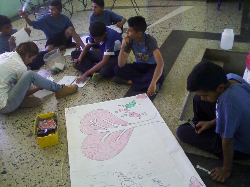 saina_eneal's tweet photo. Elaboración de cartelera y tarjetas día del amor y la amistad con mis niños https://t.co/SEqJv0WXw4