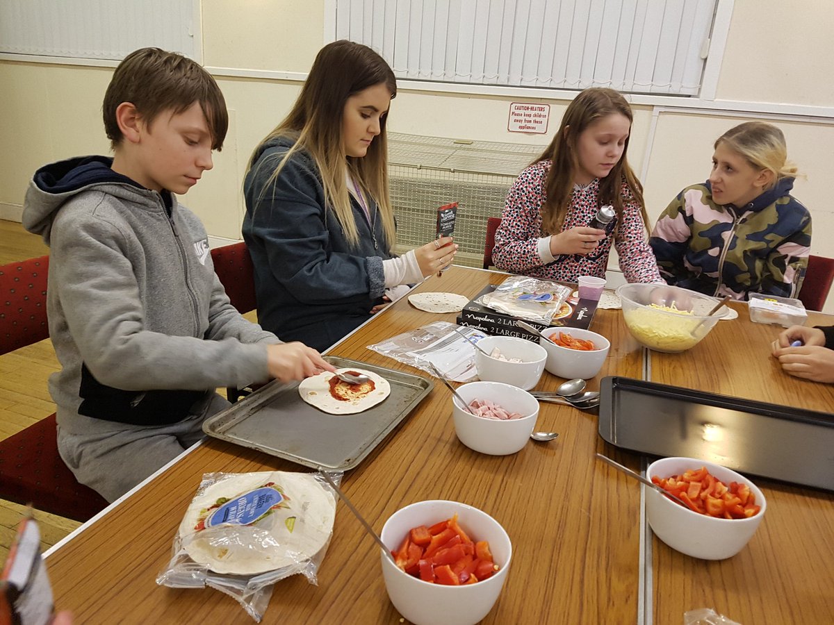 Newshamforum's tweet photo. Pizza wraps and slime tonight #supermessy #Newsham #yum https://t.co/oTexdPFOX0