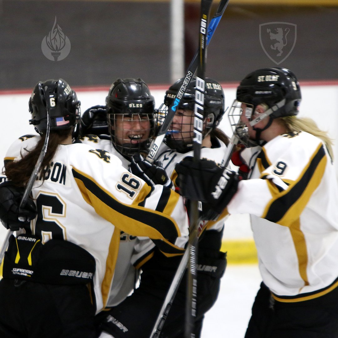 St. Olaf Athletics tweet media