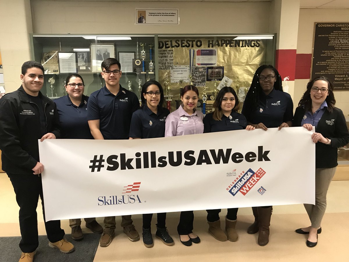 PCTASkillsUSA's tweet photo. Member our reach for SkillsUSA... Delsesto middle school! @PCTASkillsUSA @PCTAProvidence #SkillsUSAWeekChallenge https://t.co/1KfrP4iRMe